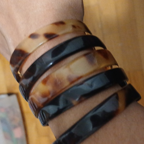 Tortoise Shell Patterned Bangles 5 Bangles - Picture 4 of 8